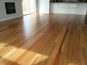 spotted gum satin  poly